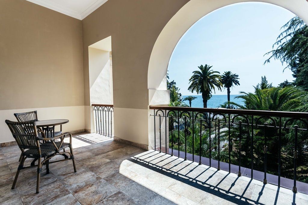 rooms-suite-2-rooms-balcony-sea-view