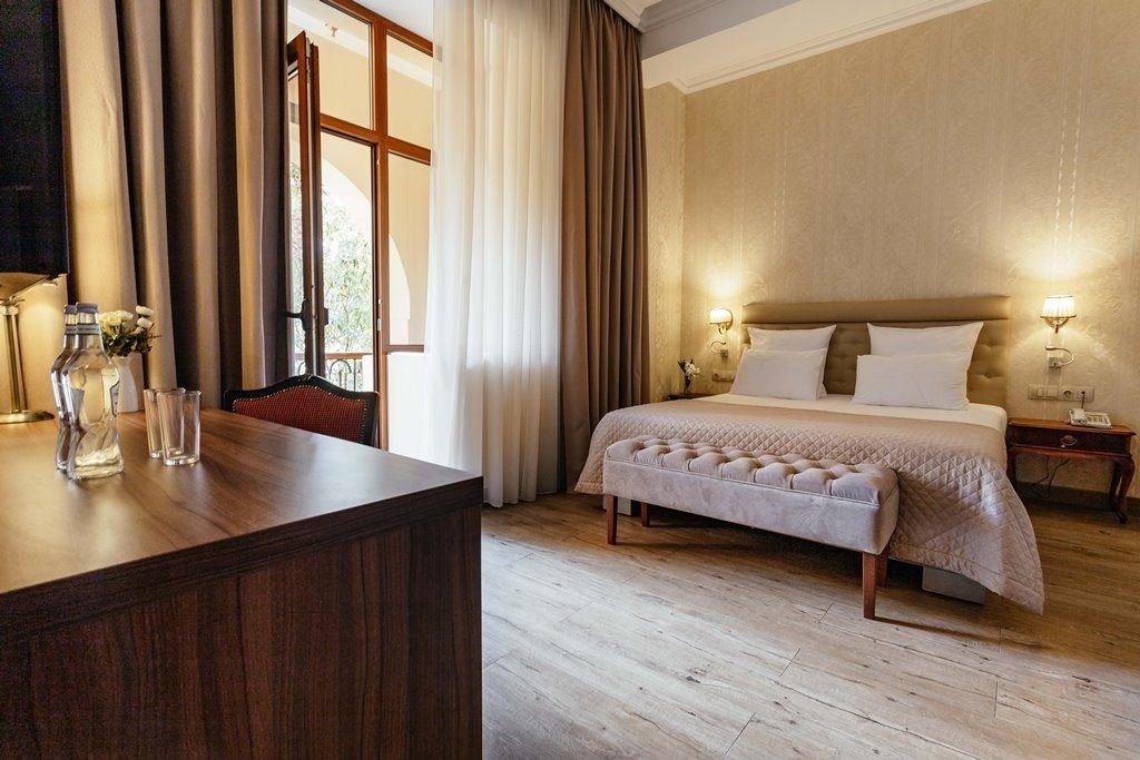 rooms-suite-2-rooms-balcony-sea-viewpark