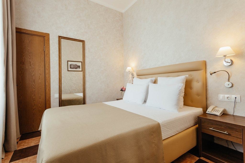 rooms-junior-suite-frach-balcony-sea-view