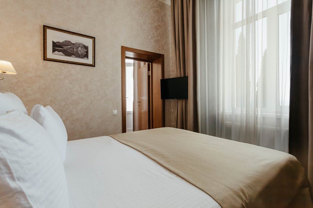 rooms-junior-suite-frach-balcony-sea-view