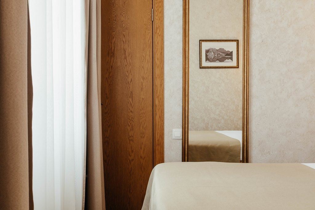 rooms-junior-suite-frach-balcony-sea-view