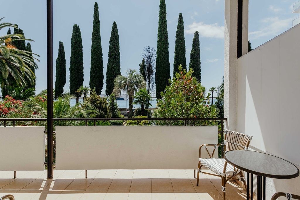 rooms-family-suite-balcony-sea-view