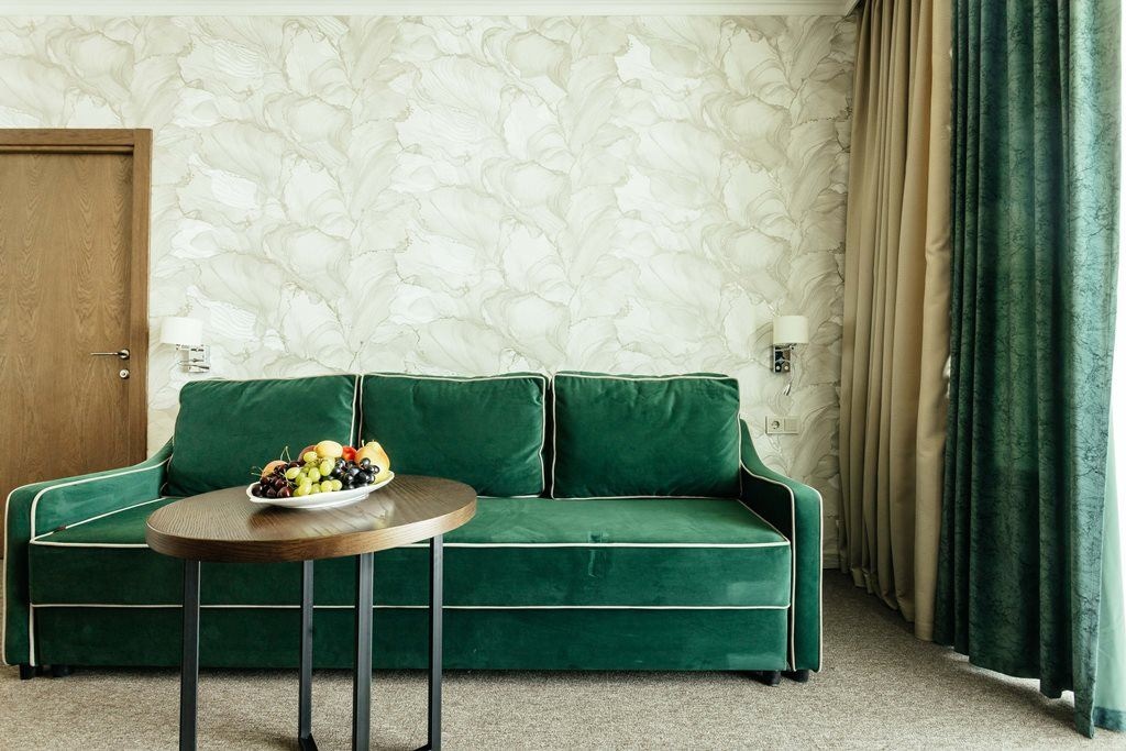 rooms-apartment-3-rooms-balcony-side-sea-view