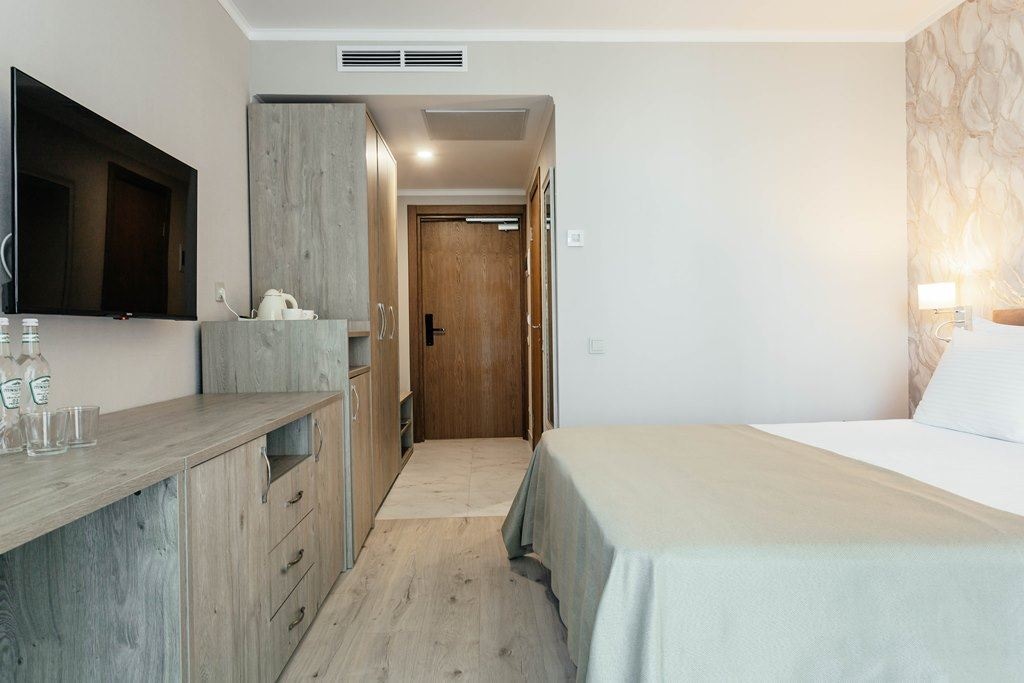 rooms-standart-balcony-side-sea-view