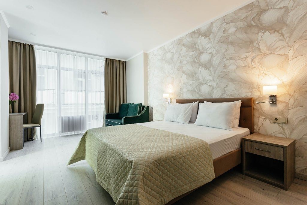 rooms-superior-balcony-mountain-view