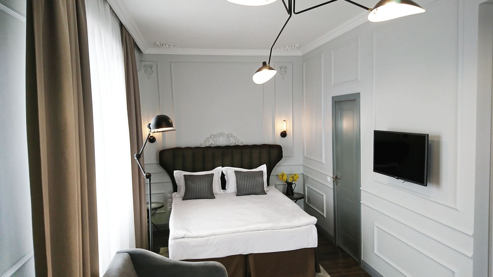 rooms-retro-s-balkonom