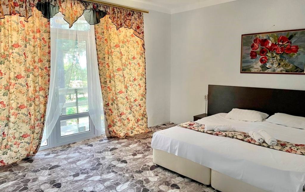 rooms-standart-with-balcony-+
