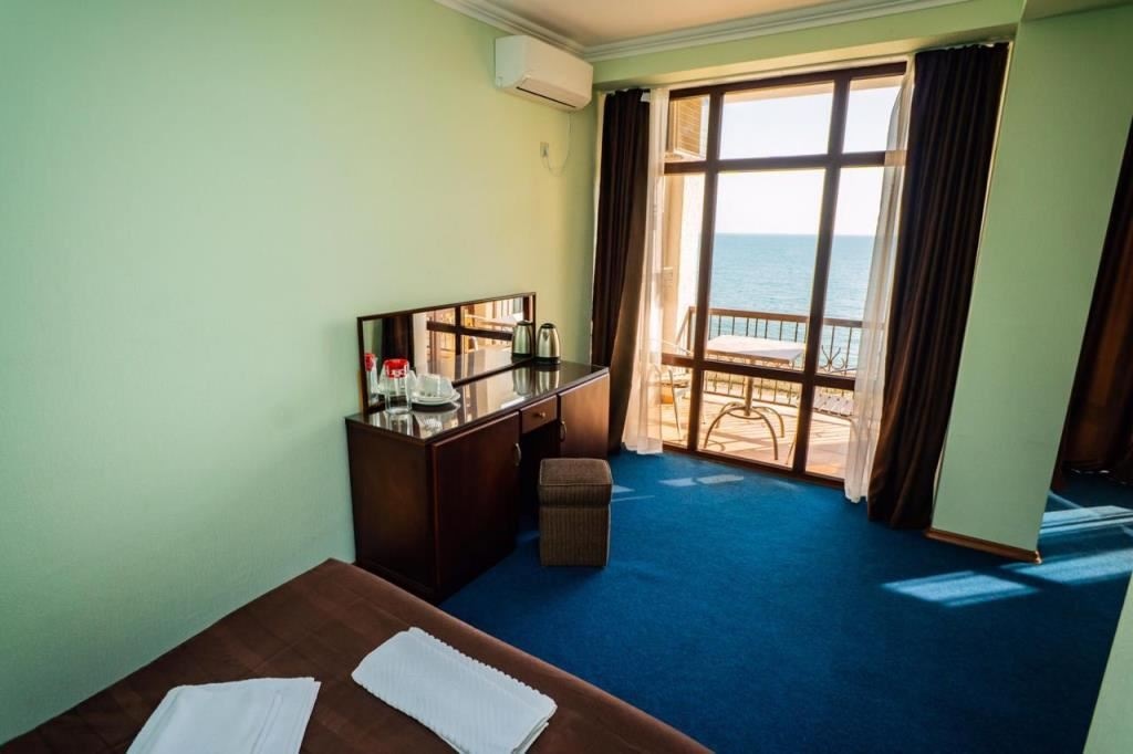 rooms-junio-suite-sea-view