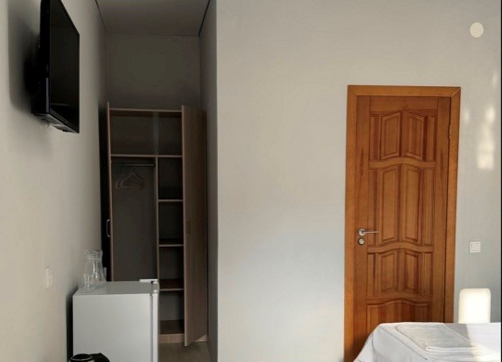 rooms-stand