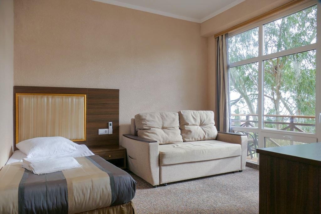 rooms-2-room-balcony