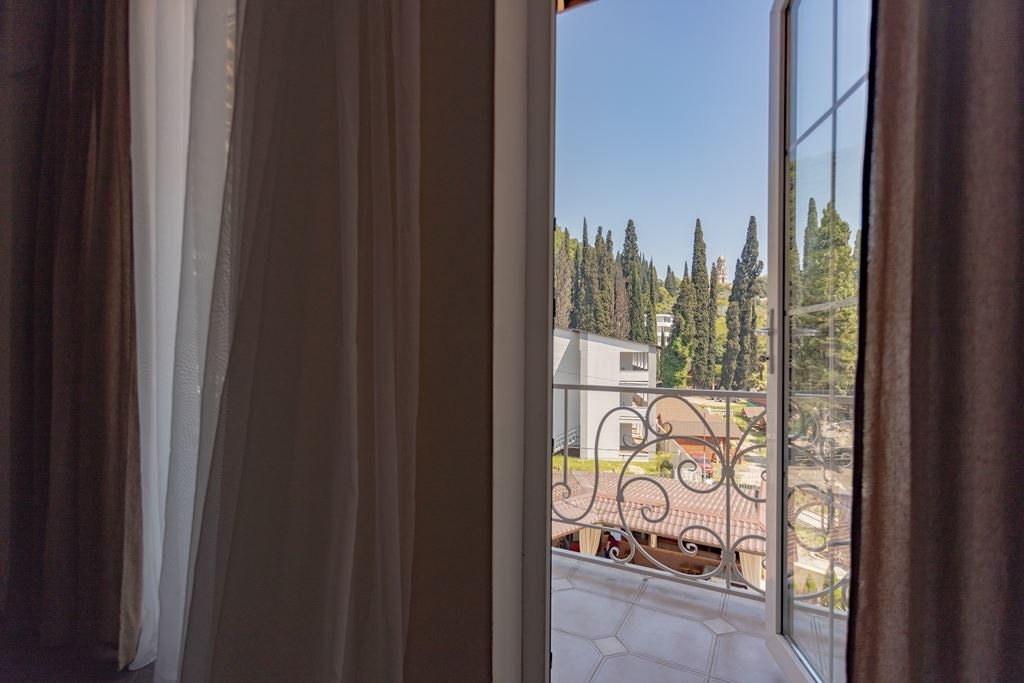 rooms-standart-balcony