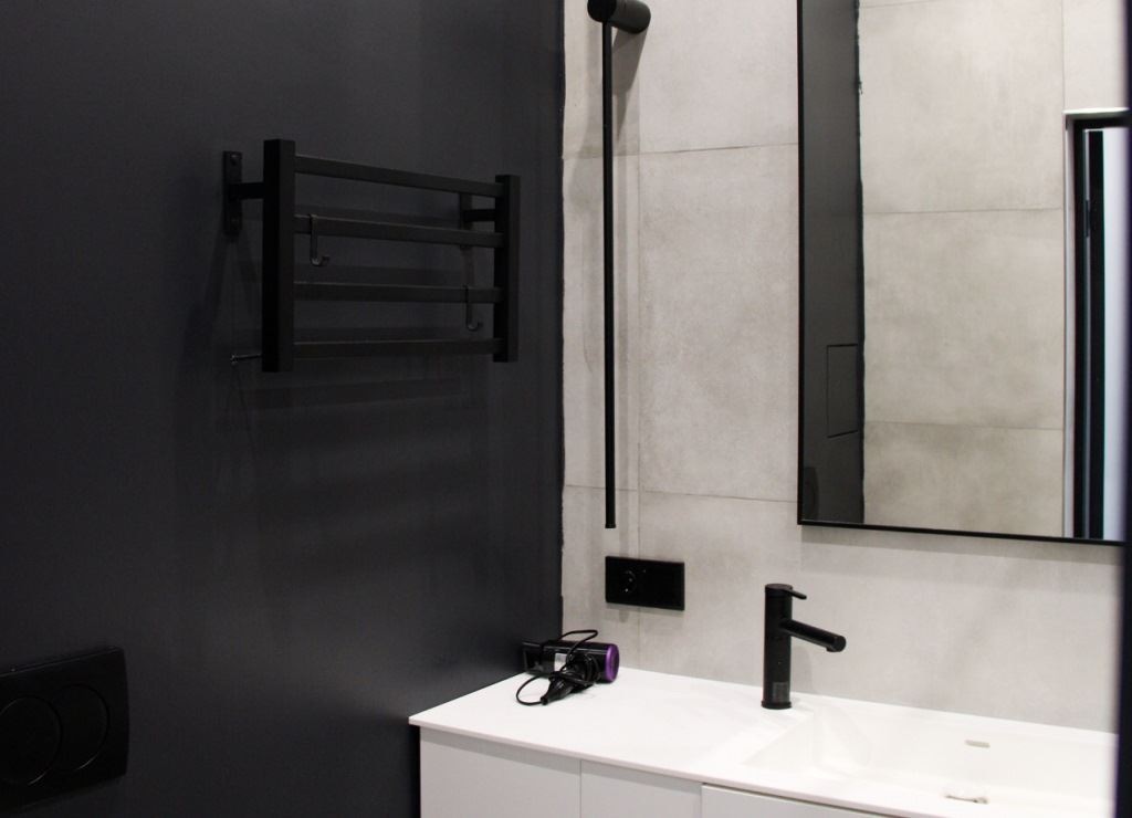 rooms-delux-balcony-sea-lake-or-park-view