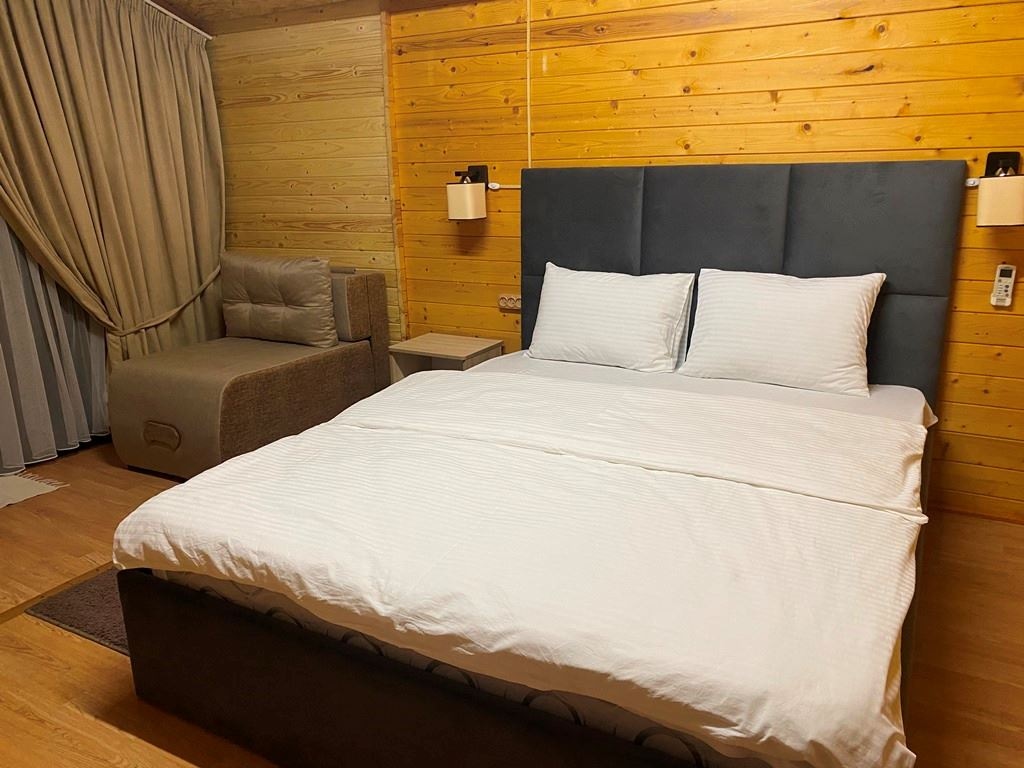 rooms-2bed-1room-suite