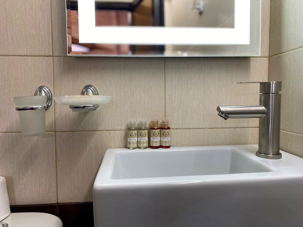 rooms-2bed-1room-suite