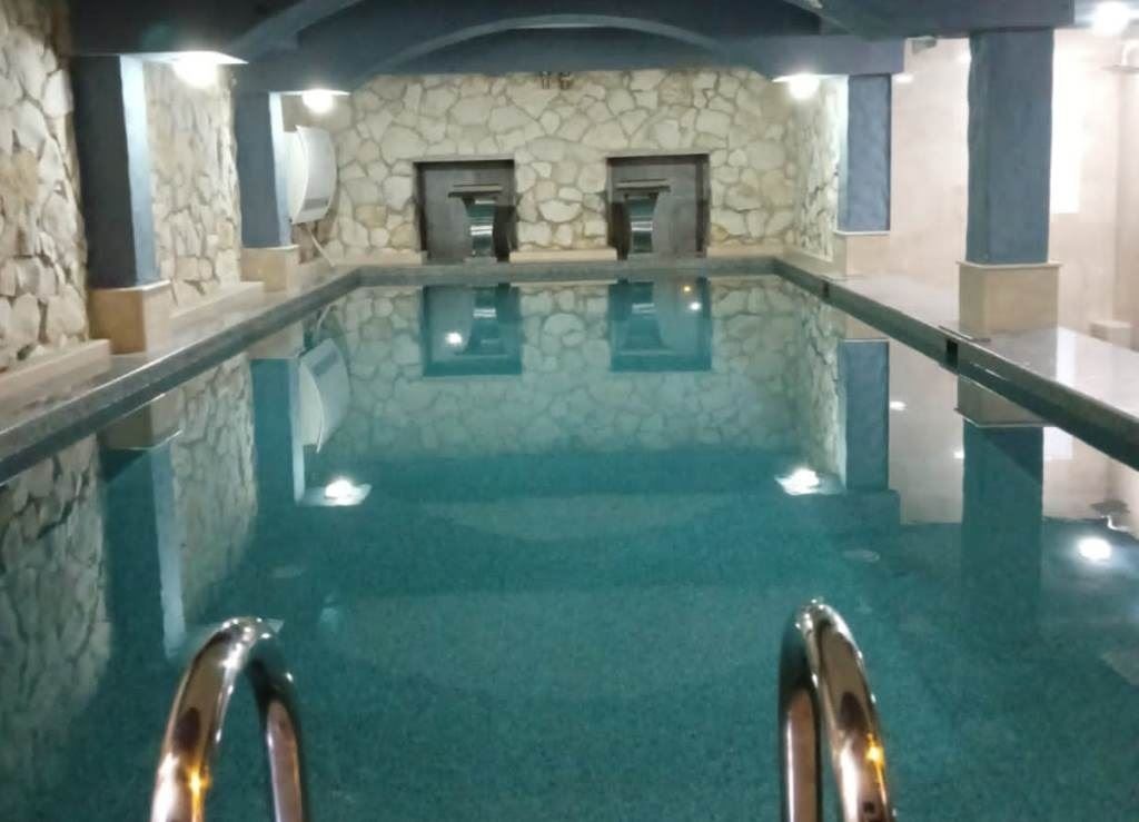 pools-indoor-pool