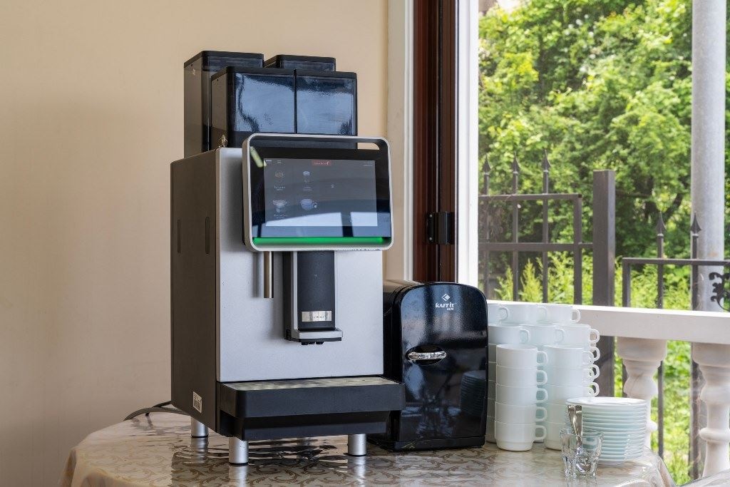 restaurants-restaurant