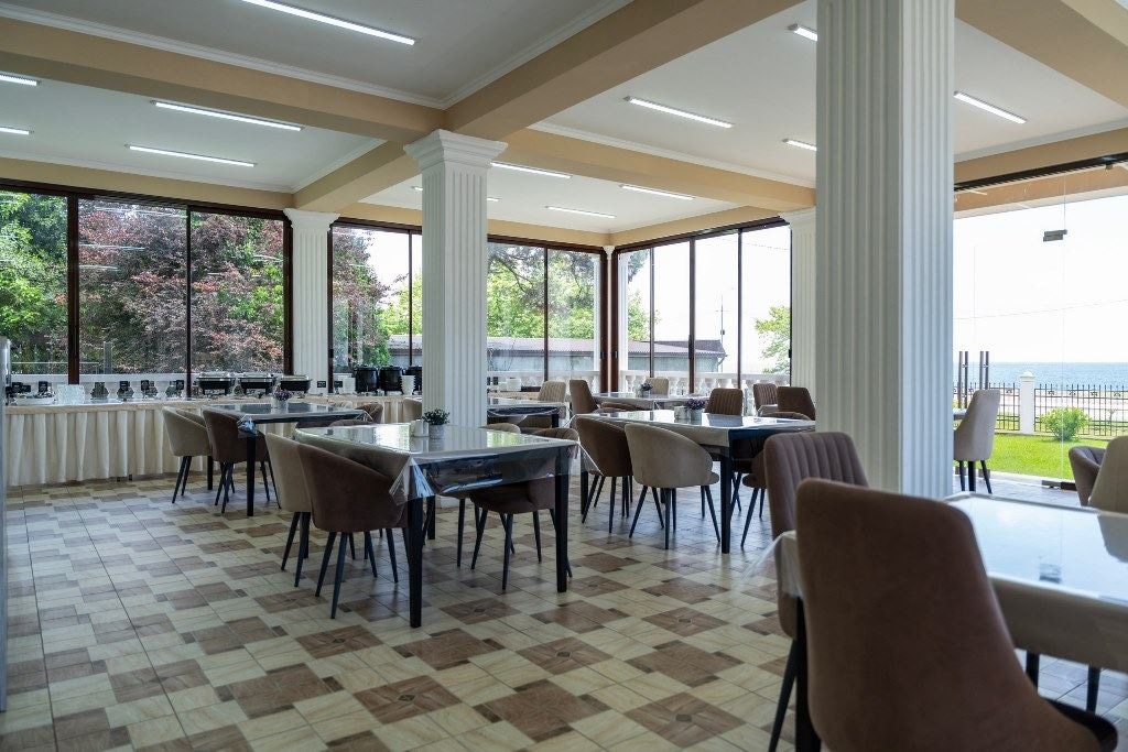 restaurants-restaurant