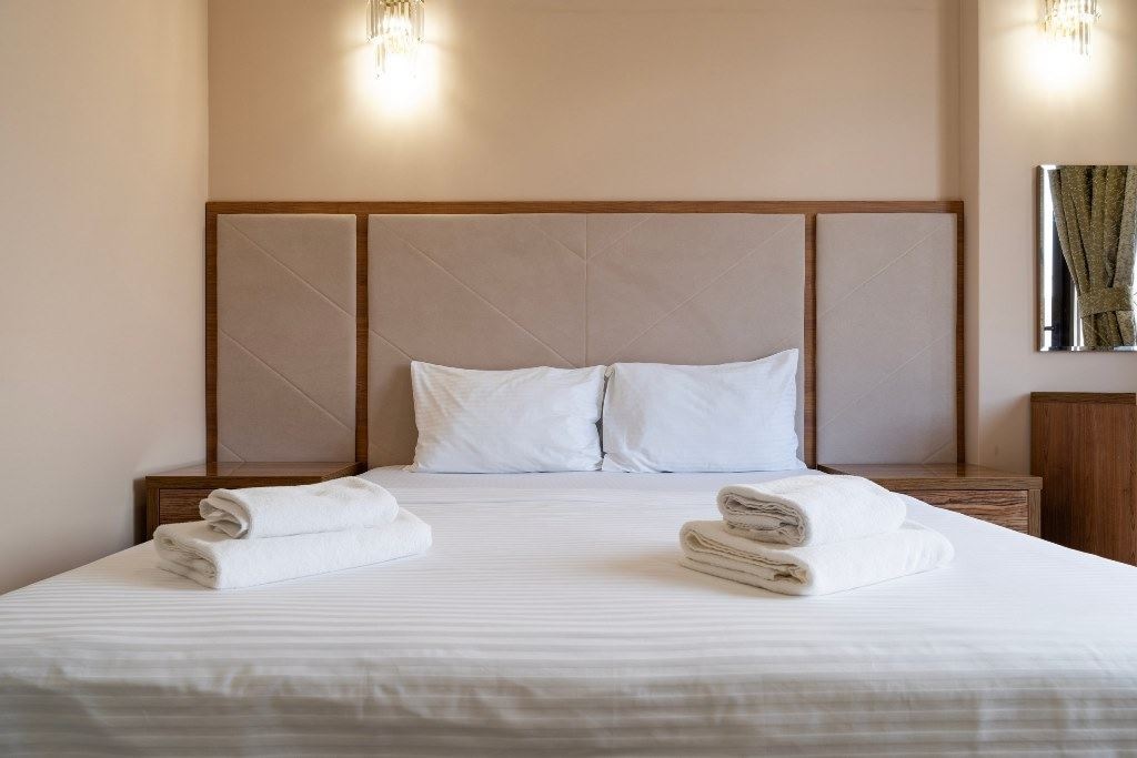 rooms-junor-with-balcony-and-sea-weiu