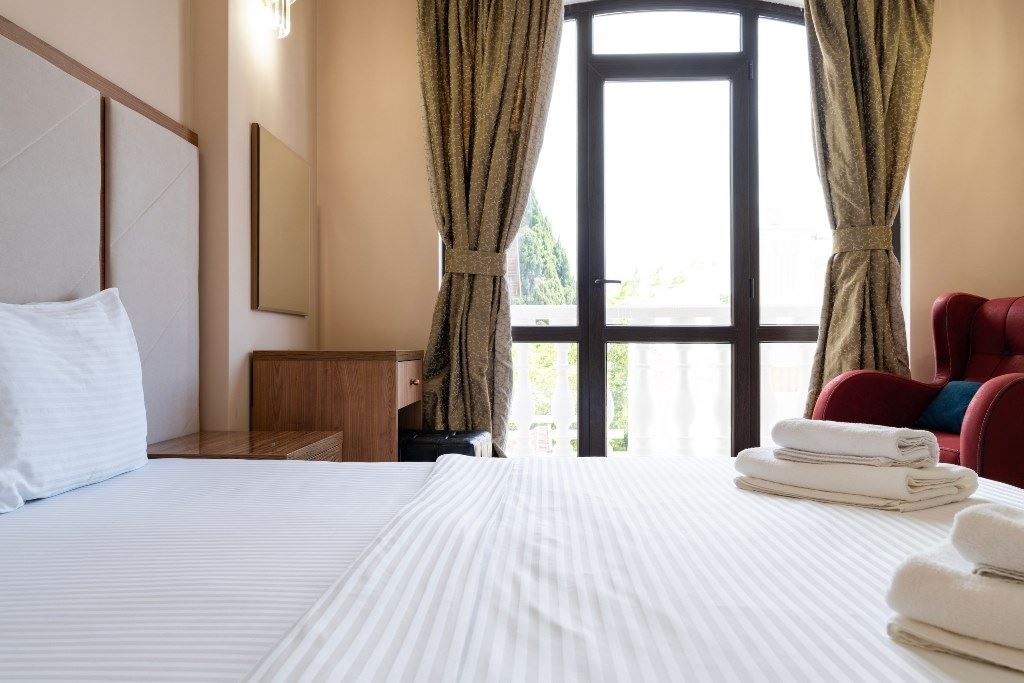 rooms-junor-with-balcony-and-sea-weiu