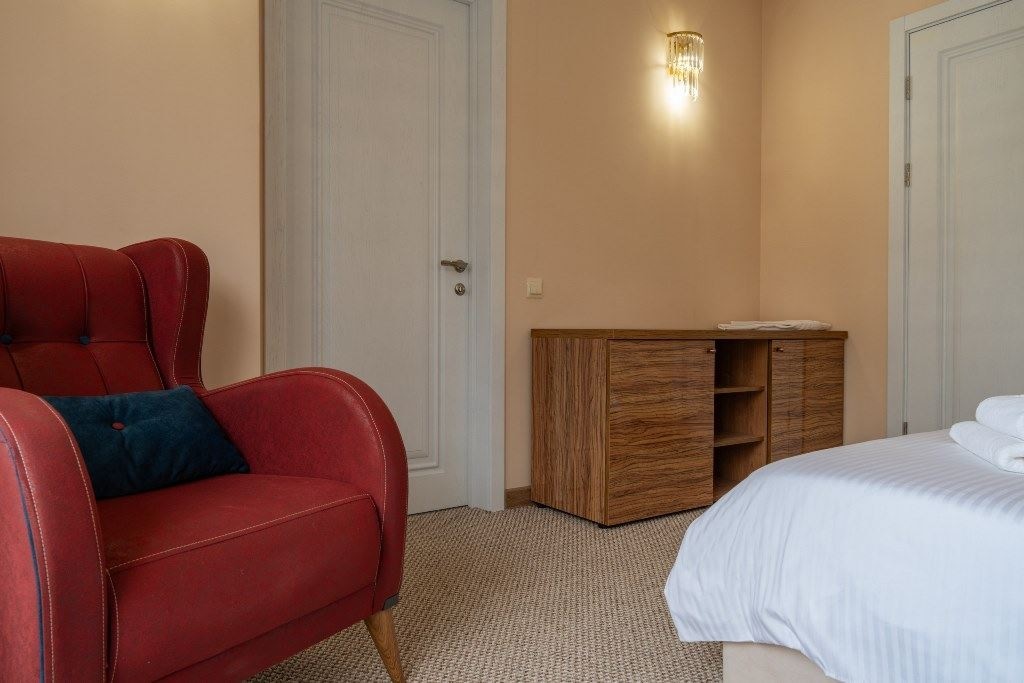 rooms-junor-with-balcony-and-sea-weiu