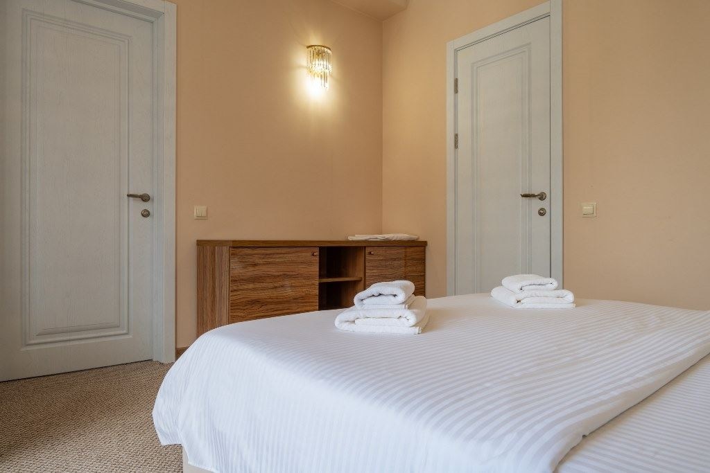 rooms-junor-with-balcony-and-sea-weiu