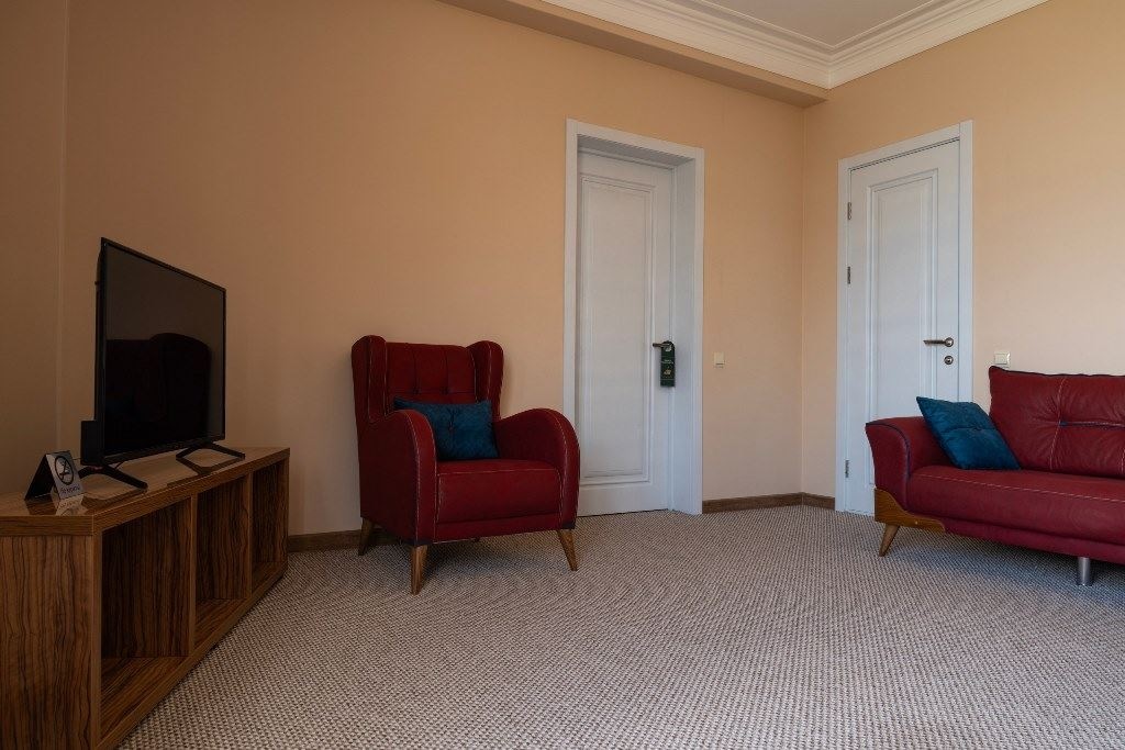 rooms-junor-with-balcony-and-sea-weiu