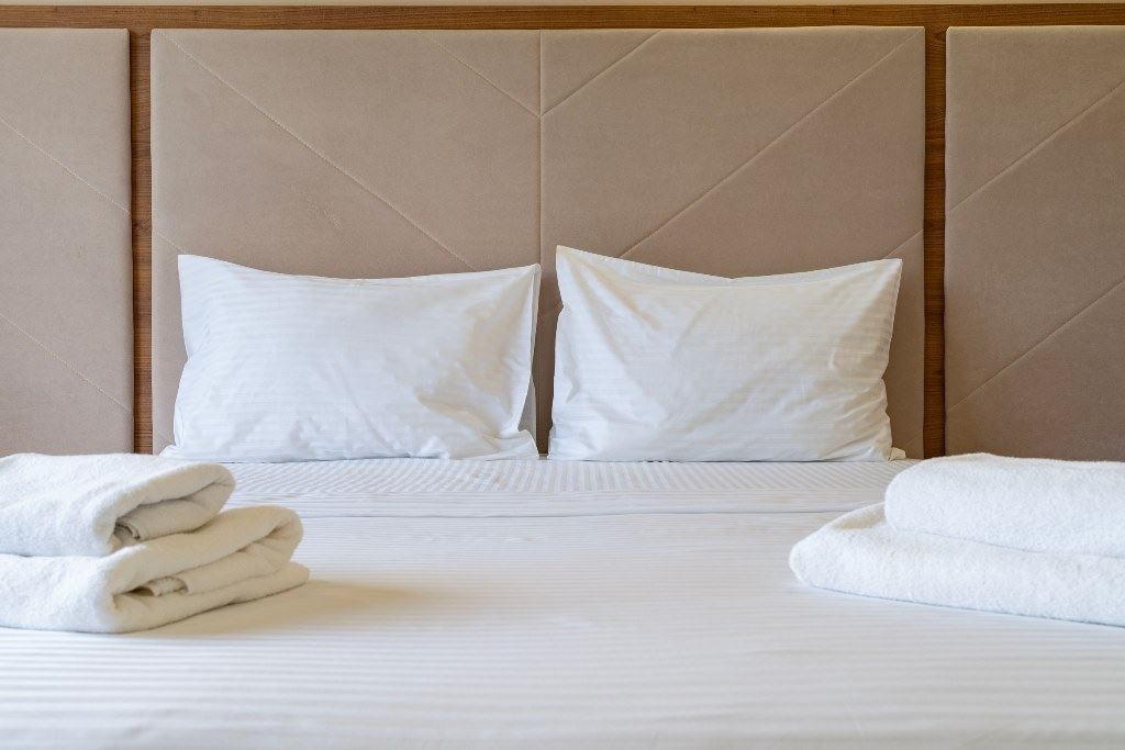 rooms-junor-with-balcony-and-sea-weiu