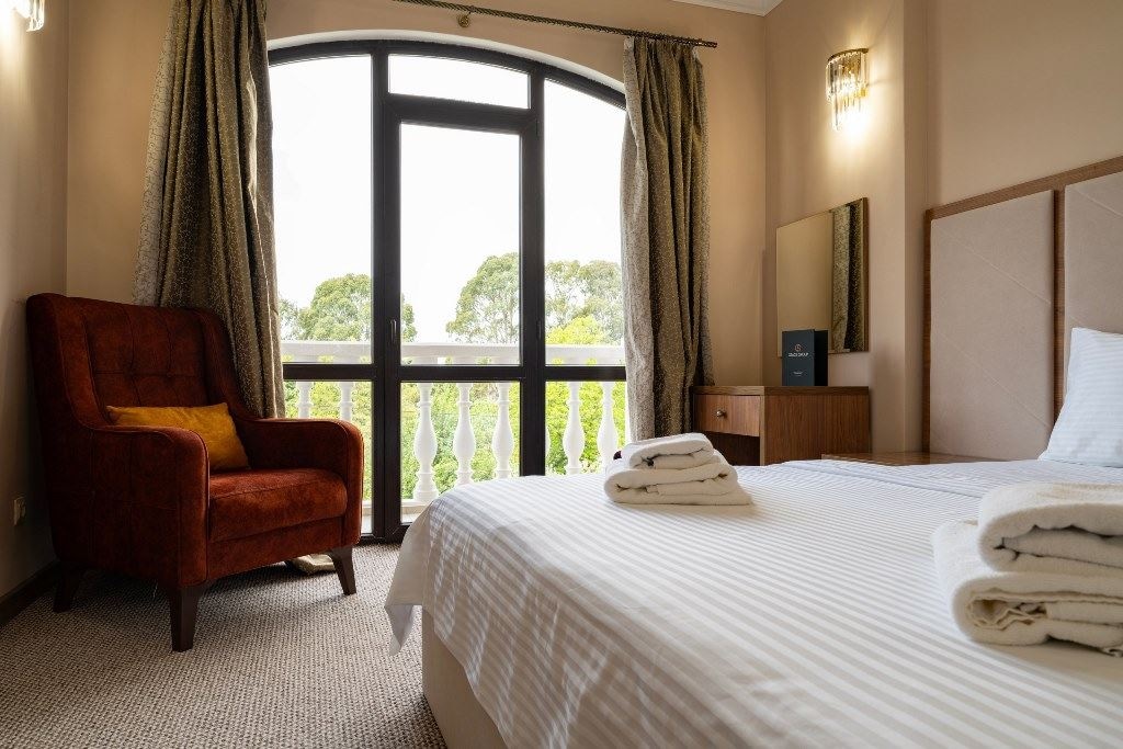 rooms-junior-with-balcony