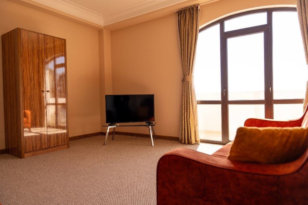 rooms-junior-with-balcony