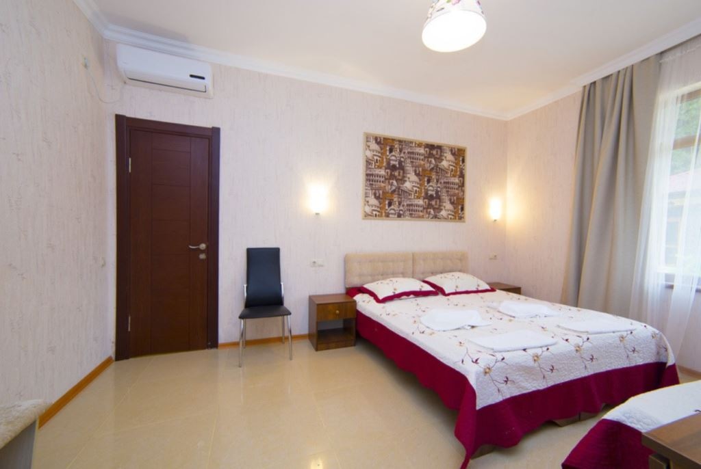 rooms-triple-balcony