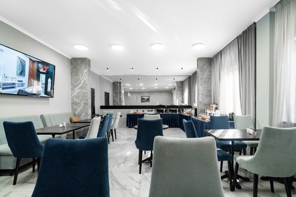 restaurants-restaurant