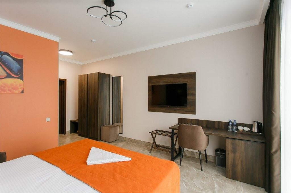rooms-comfort-dbl-park-view-balcony