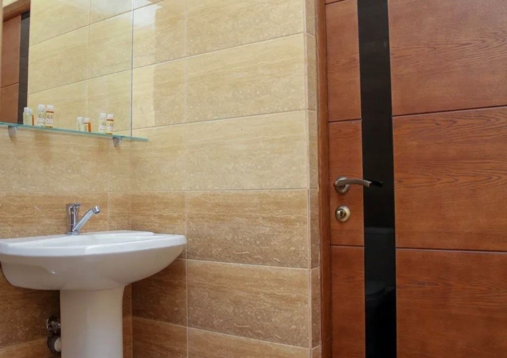 rooms-delux-with-balcony-with-scver