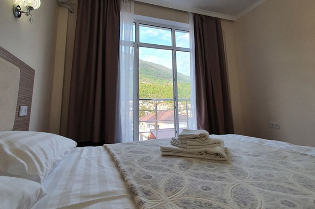 rooms-delux-with-balcony-mountin-weiu