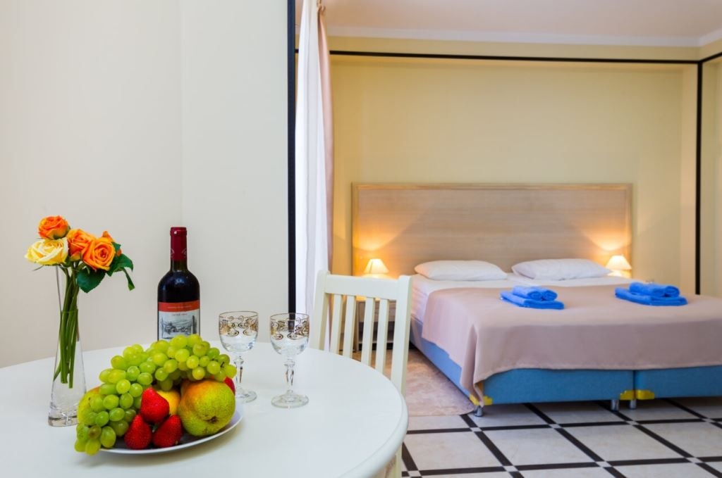 rooms-family-balcony