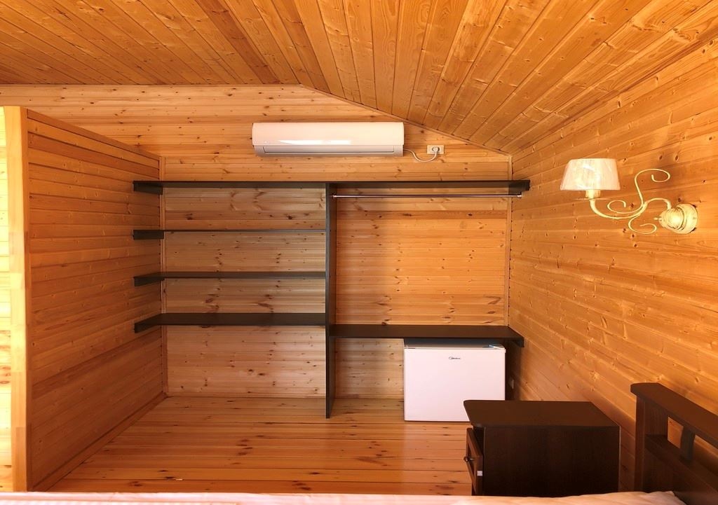 rooms-standard-room-with-two-single-beds