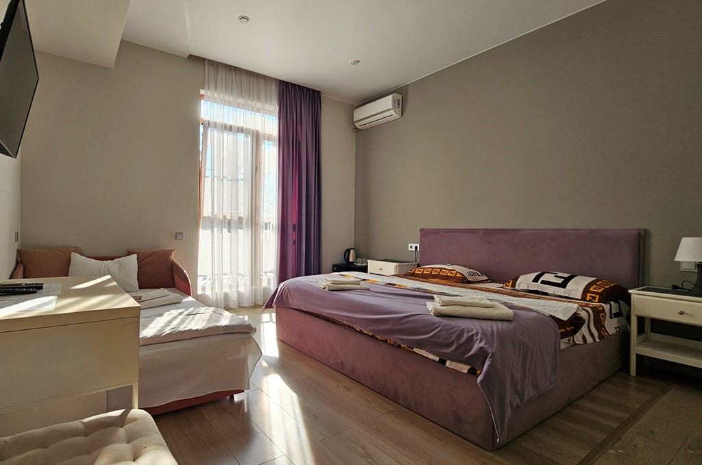 rooms-standart-with-balcony-extra-bed