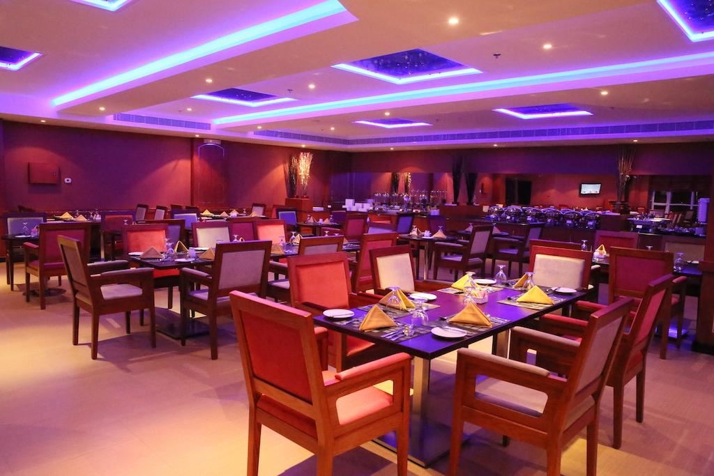 restaurants-royal-cafe