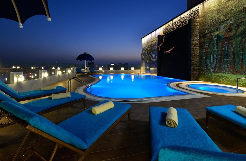 pools-outdoor-pool