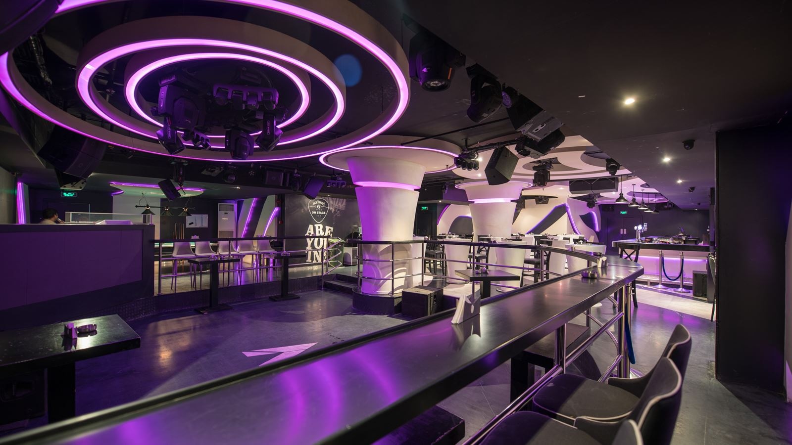 bars-liv-club-lounge