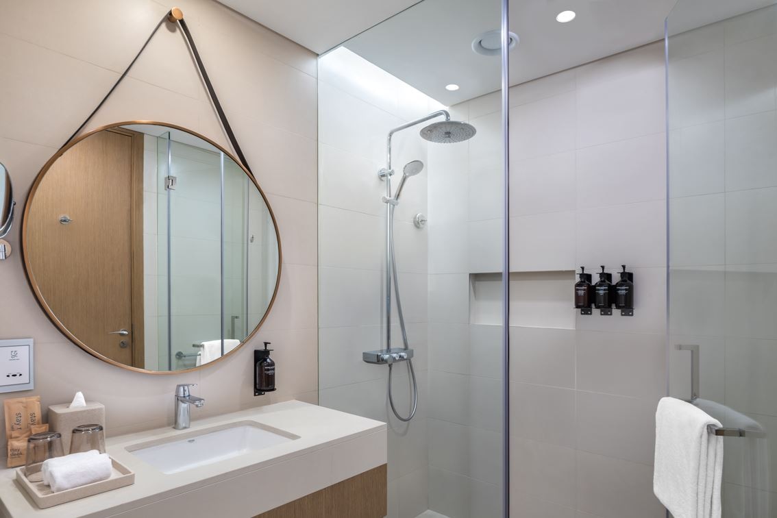 rooms-deluxe-room-king