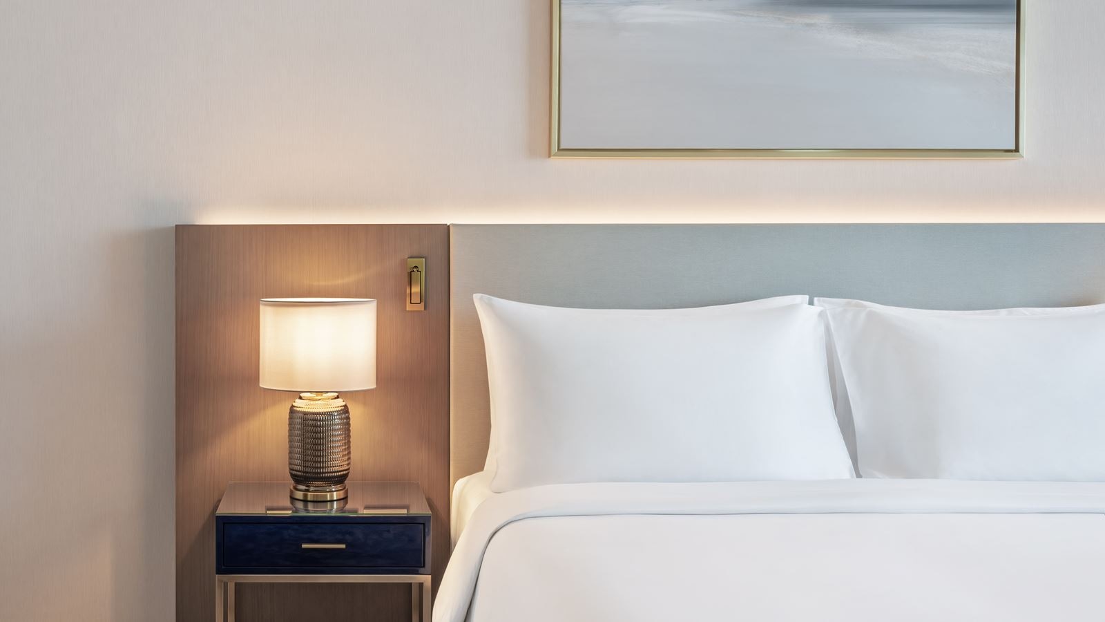 rooms-deluxe-sea-view-suite