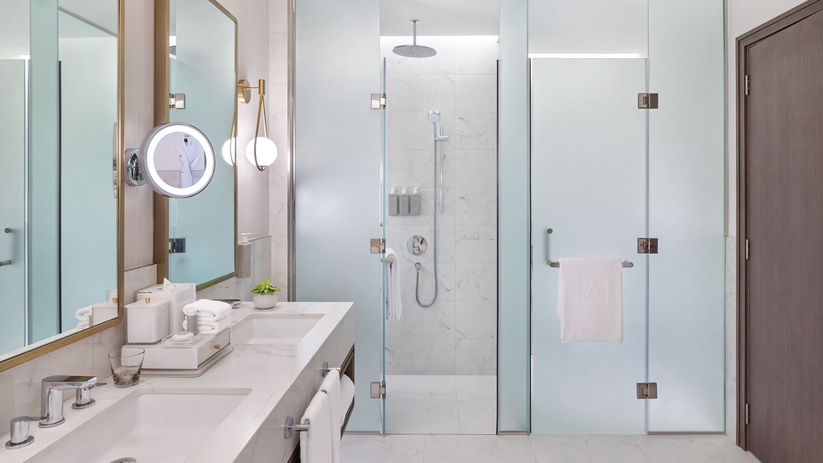 rooms-executive-sea-view-suite