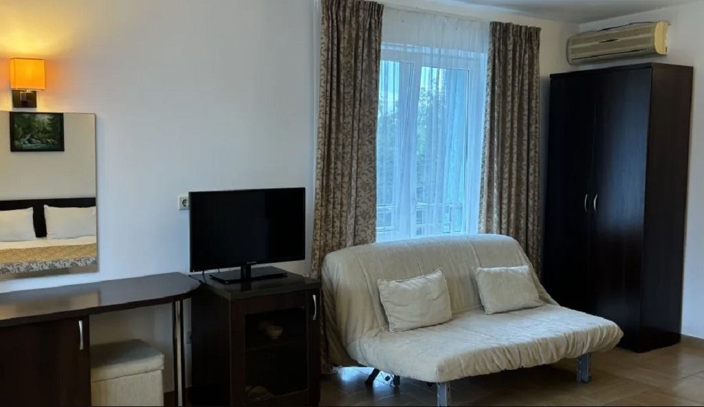 rooms-2-местный-стандарт-с-французским-балконом