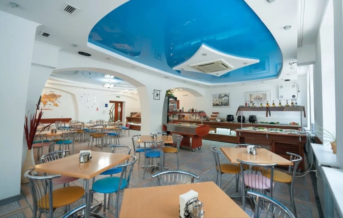 restaurants-dining-hall