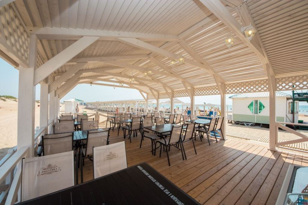 bars-letnee-kafe-na-plazhe