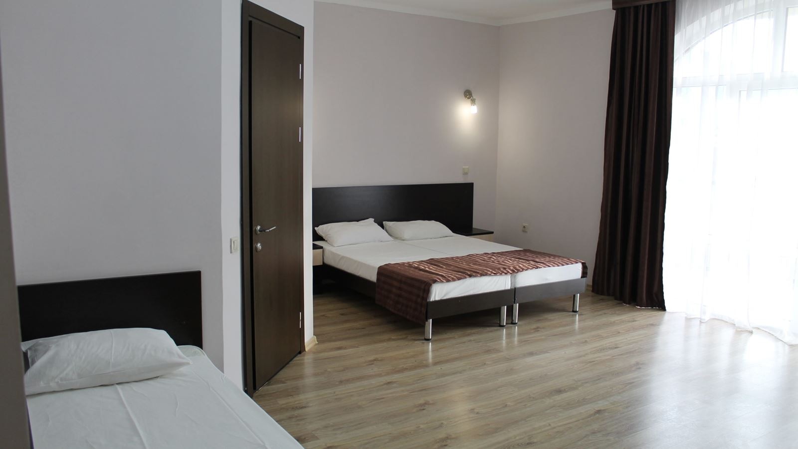 rooms-standard-triple