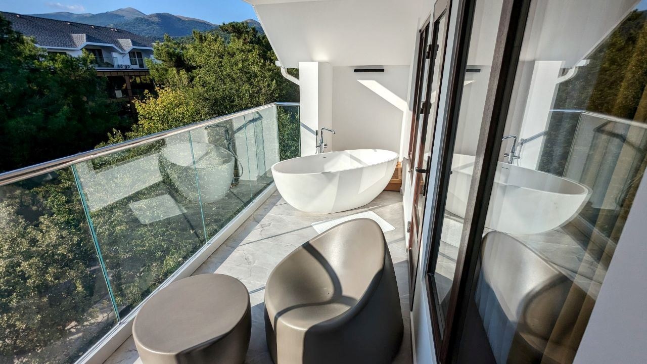 rooms-2местный-супериор-с-видом-на-море-4