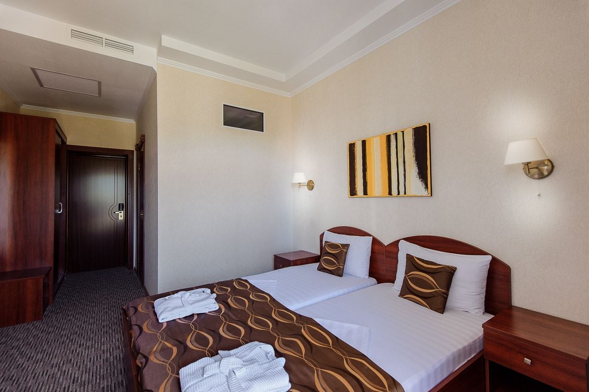 rooms-стандарт-с-балконом