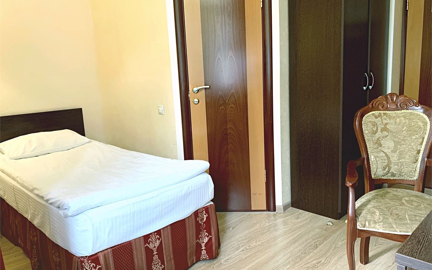 rooms-1local-standard-2-housing